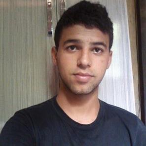 Acredito nas minhas convicções e busco melhorar todos os dias. Tenho a melhor família e amigos do mundo, sendo portanto, uma pessoa feliz!!
