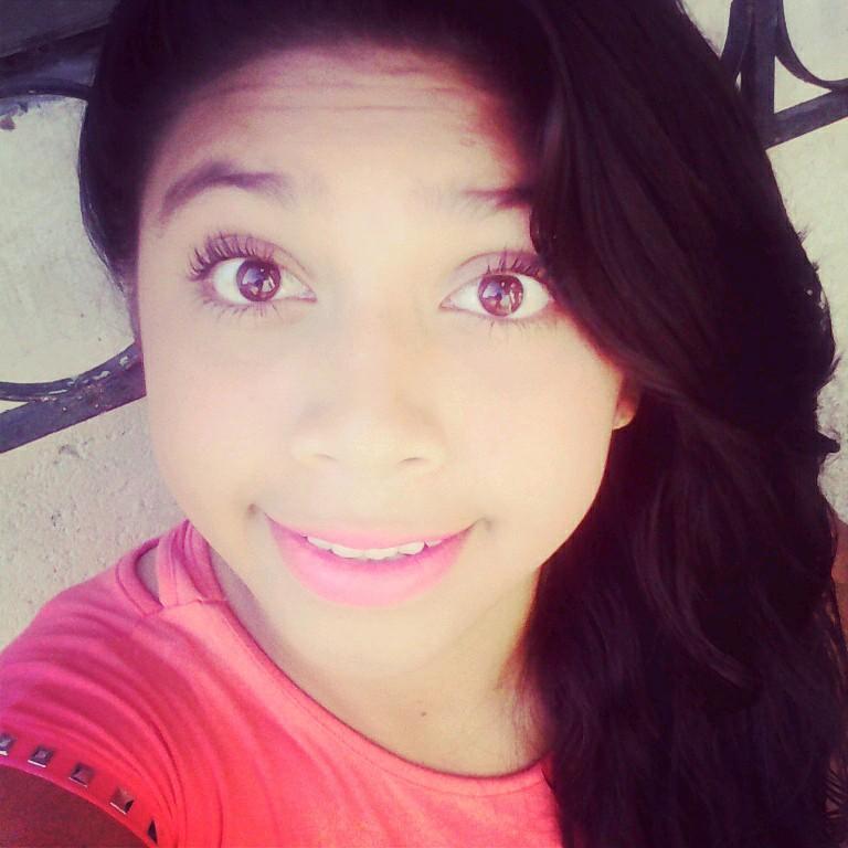 lunaa_celeste's profile picture. Tu & Yo                                                                                                       Dios!✌