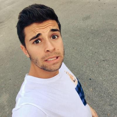 when every person you talk to knows you love jake miller, youre in too deep