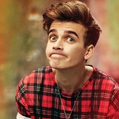 THIS IS A FREE FOLLOW FROM @fizzlefranta -maggie