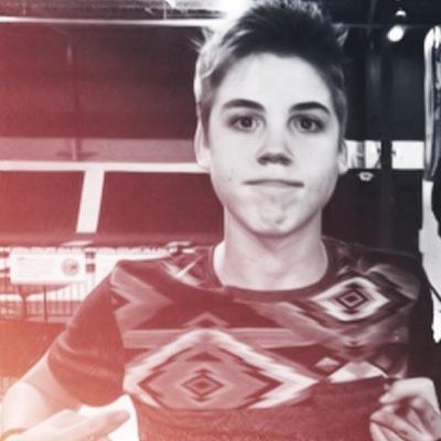 follow @tweaking_hemmo for 3 free follows . ☀️✖️ also rt this link for 3 more follows . https://t.co/f2adZ3K2ki
