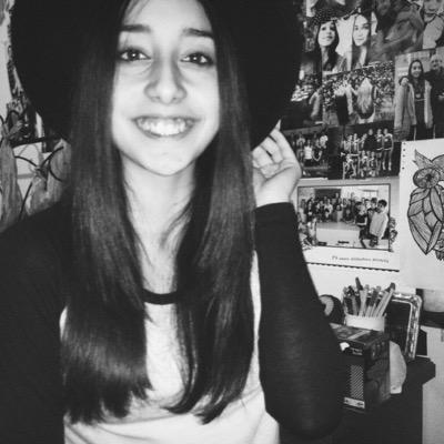I don't wanna be your friend, I wanna kiss your neck