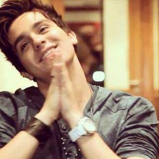 O seu olhar é o que me guia, sua voz é o que me anima e venha o que vier, eu vou estar pra sempre com você! @luansantana