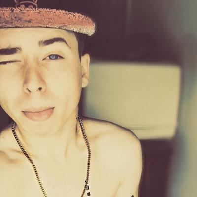 dont follow me, follow @hoodirwinn they follow back