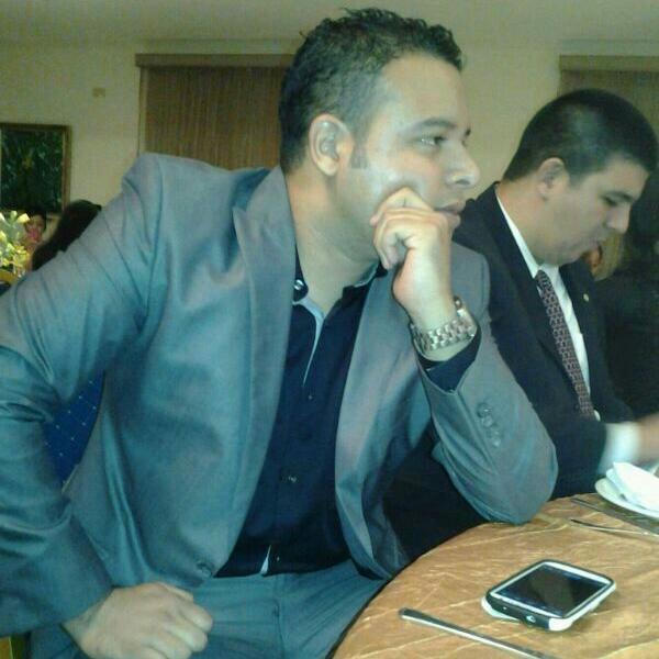 Abogado litigante, Maestro Nacional de Ajedrez, Socio del Club Activo 2030.