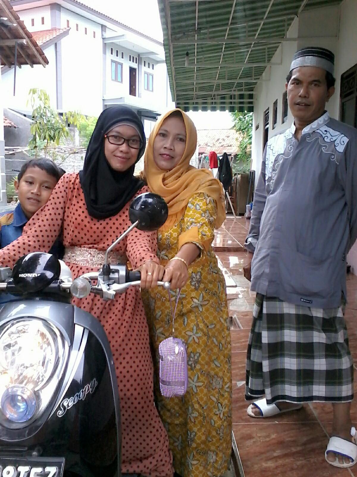 Ibu Ibu Ibu Ayah Isna Dede Heru Siswanto :-*