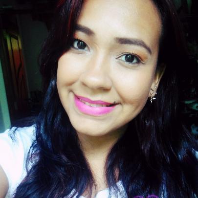 Sou Terapeuta Ocupacional e Maquiadora Profissional. Sou apaixonada pelas minhas profissões. Amo está com a minha família e amigos.