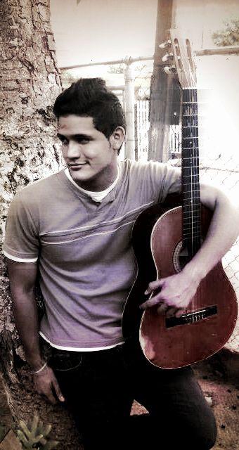 Soñador de primera, Compositor musical y Modelo http://t.co/X2aW4qRuMK  https://t.co/pvNRA0D09o