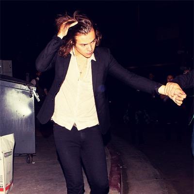 lirrybubbles's profile picture. forever being ignored by harry...um