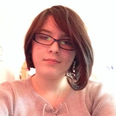 Hi i'm julie goslin im a shy girl from nc. Im also a artist and a gamer. http://t.co/QceNnQ0aJh https://t.co/ifK1u1nRVM
