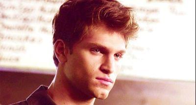 2 girls from the Netherlands  who loves Keegan Allen❤KEEGAN IS AWESOME~ BE AN ALPACA~