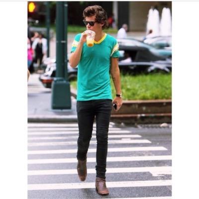 please follow @harryasfck as a follow back for this account :) thank you and never stop smiling :) ☺️