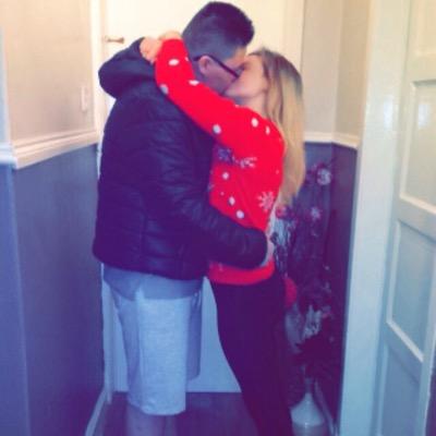 16 live in drimchapel in a relationship with chloe gillies go to collage studying social care ☺️