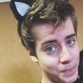 FanClub do Rafael Lange/Cellbit
Simplismente um amor retardado e verdadeiro PUFF ola cellbiiit
CAFÉ❤️