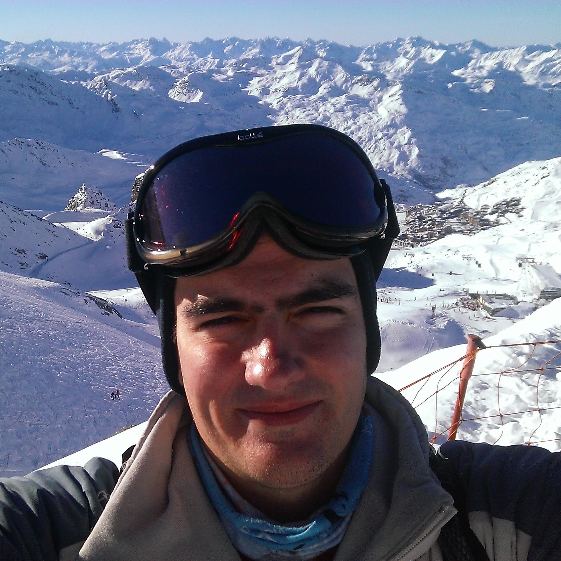 Multitopics : TCG player / Trail running & Ice Hockey / plastic industry