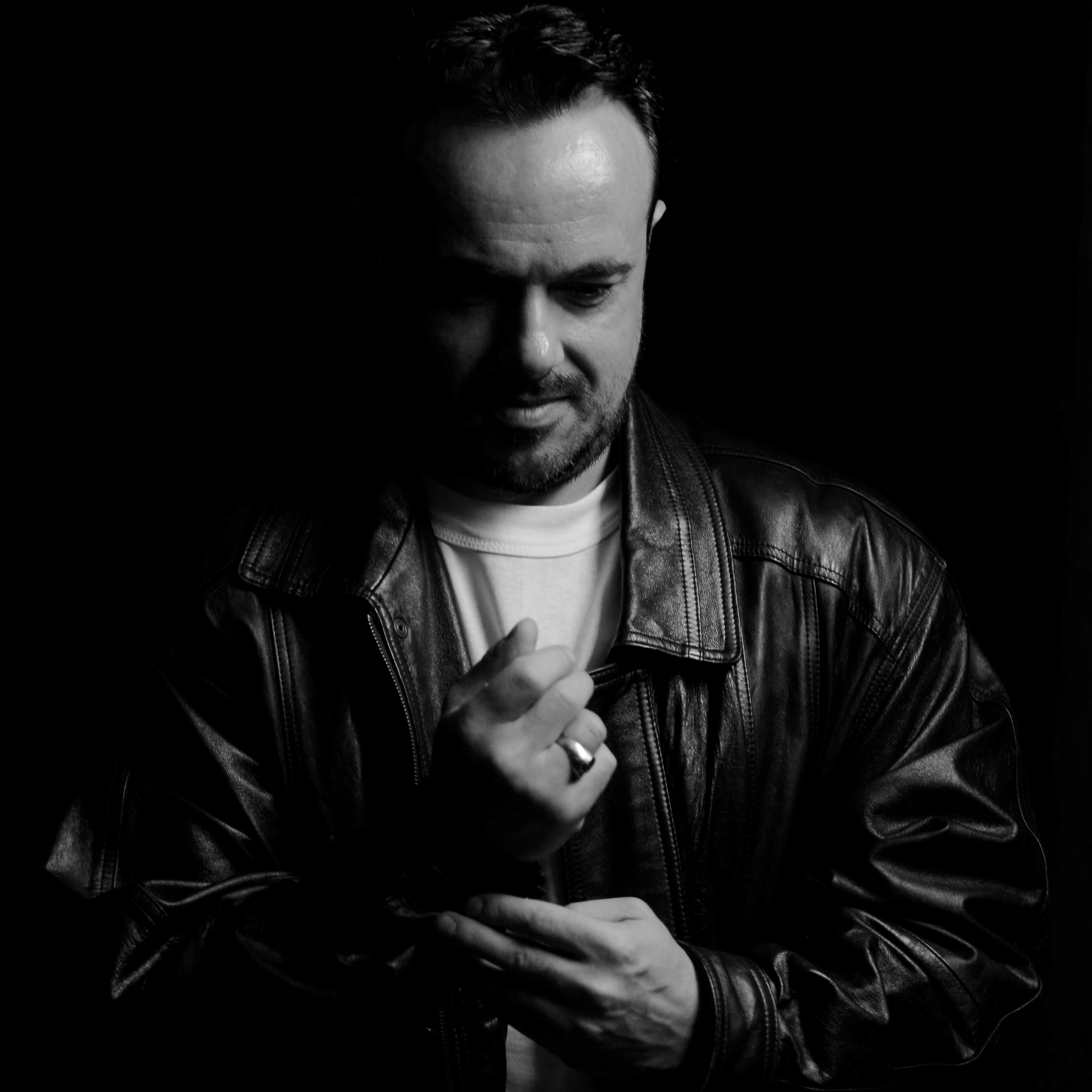 #Acteur #Français #producteur #réalisateur / #Actor #English #Producer #Director https://t.co/qAL273hHEb…