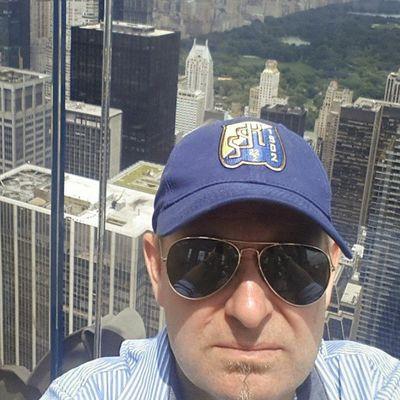 sportmatte64's profile picture. Har växt upp & lever med Södertälje SK Hockey sedan 1975, Supportar även Tottenham Hotspur framför TVn & Live⚽ Samlar på Vinylskivor & Whisky 😎