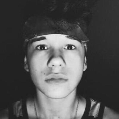 follow @jackftseb she gave you a free follow