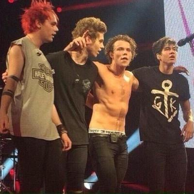 Scotland One Direction ❌5SOS❌

I follow back
