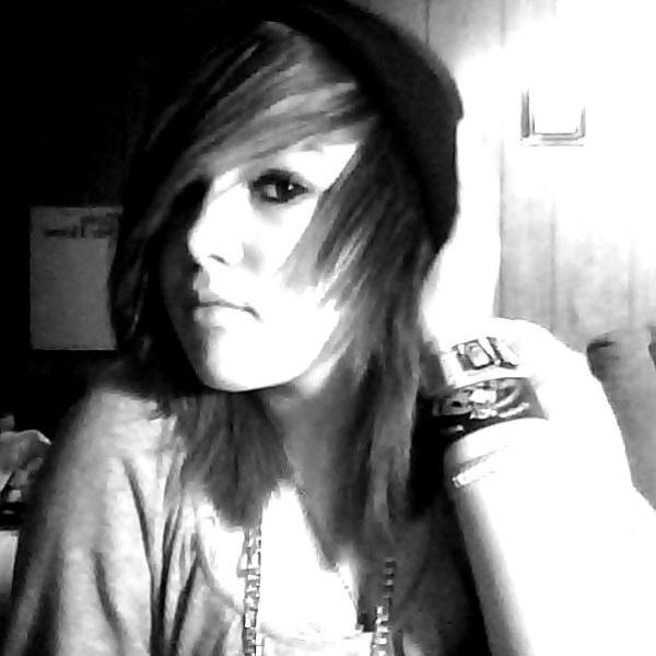 aubreevandewal1's profile picture. singer/rapper,  follow back :)