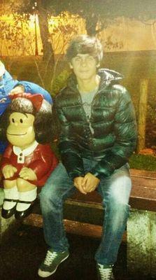 99. Jugador de fútbol. Surf y ski, lo mejor.