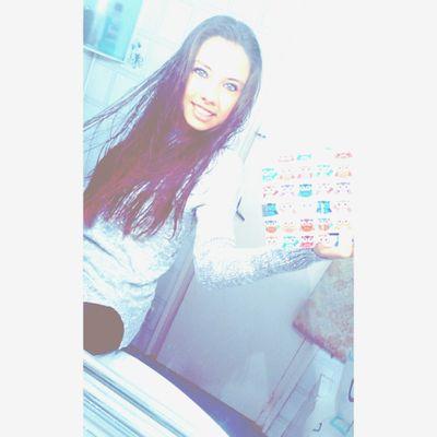rubia,ojos azules PARA NADA TONTA y del 97 ,F.C.B «muchísimo más que un club» estudiante de grado medio y sobre todo pueblerina ALERA LO MEJOR 3