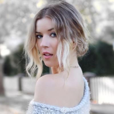 are you a new beauty guru looking to get more popularity? follow us for a follow and to have the oppertunity to get a rt that will be see by other gurus!✌️