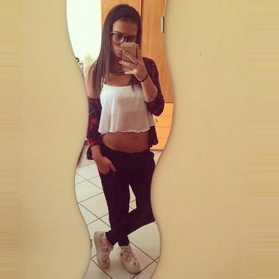 hi,i'm Laura.♥ my idol is @justinbieber