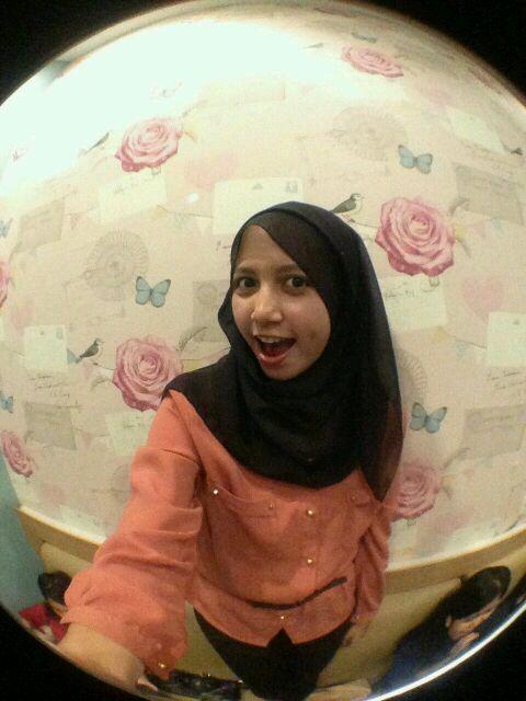 Masih jaman nge-stalk twitter (?)