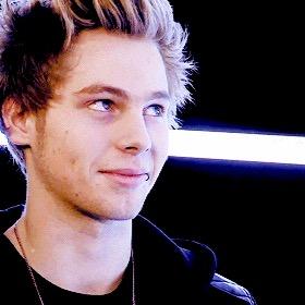 bang me like you bang your drum // // 5sosfam