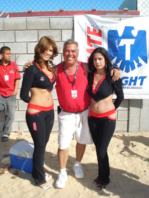 AttractMsRight's profile picture. 