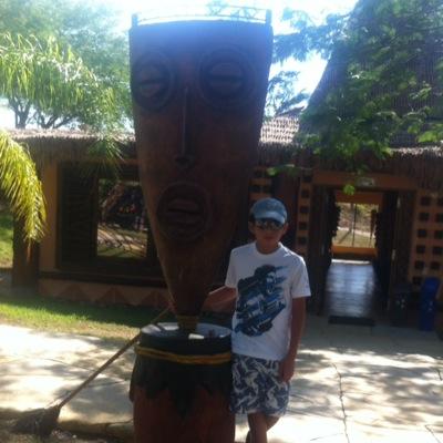 La familia es lo mas importante para mi!!&@ Estar orgulloso y sonriete de todo!€ Y luchar cada paso de la vida y enfrentar metas y realidades✊✌️