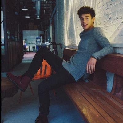 saved_accccccc2's profile picture. Follow @WHATACASHEW (and gain 5 free follows) or i unfollow