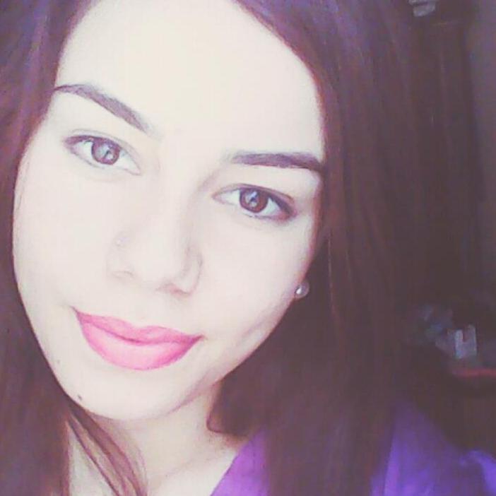 Agradecida con Dios. Locamente enamorada de mi Pais. Amante de la buena Musica. Vivir y disfrutar de cada momento,100%Guara.