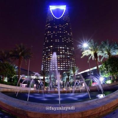 ‏‏#الصَّديق‏ الحقيقيّ هو من يرى الألم في عينيگ ,في حين أنَّ الآخرين يصدِّقون ‏#ابتسامتگ‏