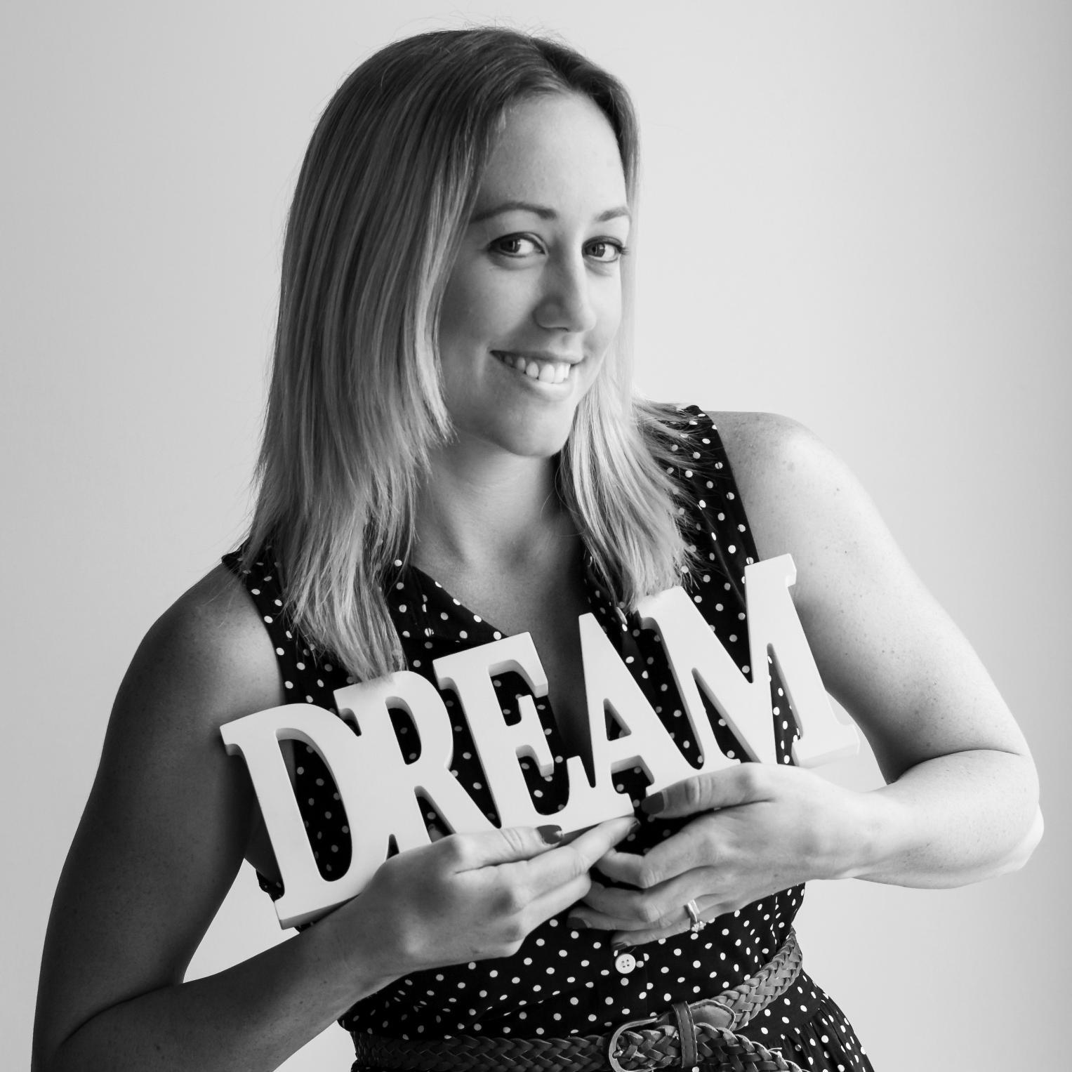 Where your creative dreams come to life! Photographer and Graphic Designer