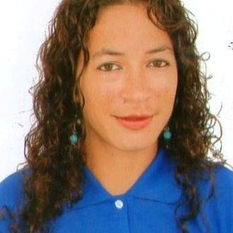 Soñadora,curiosa,con pequeños corto circuitos de neuronas,madre de 2 galanes ja,ja,ja.