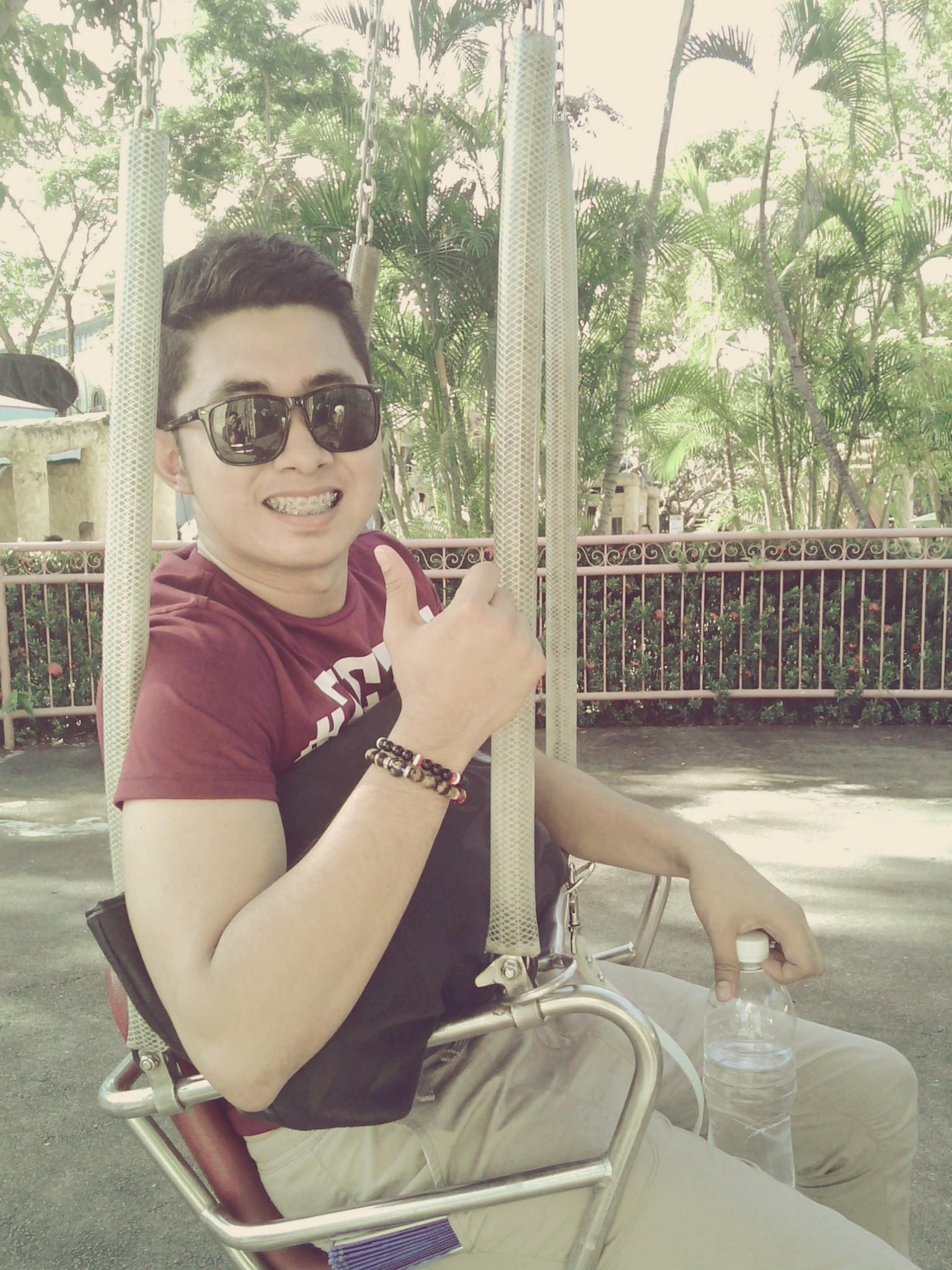 FOLLOW ME . I FOLLOW YOU BACK :]