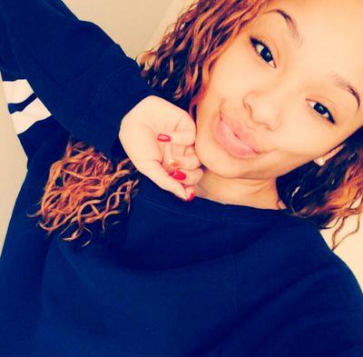 I'm short ( 5'3 ) . pretty  . young .  funny .  independent . just a young fly girl ✊  FWM