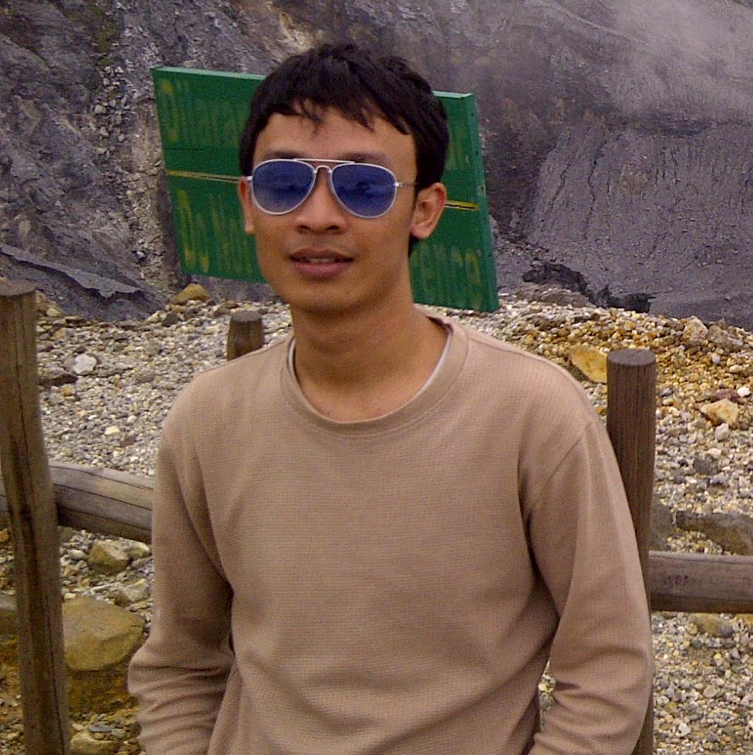 Sastra Arab UI 2007, KaBiro Humas 2008-2010, web admin ftt 2010, web admin turkce-kulubu, BNI ADP 2011-2013, Bank Muamalat (Relationship Manager/koordinator KK)