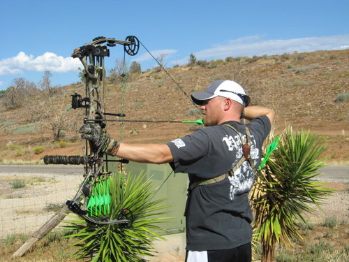 die hard bowhunter,father of 3,husband,cowboy,and addicted to fitness!