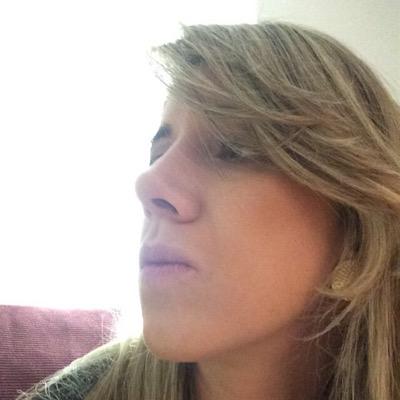 Amo caminar, enseñar, el Marketing, Mkt digital, la creatividad, el cine, las fotos, dormir, el chocolate, el vino, la ginebra, los viajes, el color y el arte.