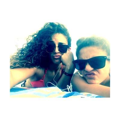 DamnAsh_'s profile picture. ❤ Family, Beach