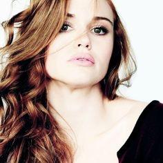 DesiAlura's profile picture. I was the baby that was never wanted, so I was merely given away. Now I'm starting a new life. @JDawston's biological sister | RP | LIT | OUAT | OC | 18+ |