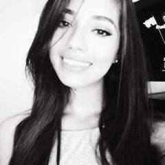 Luke♥/ Justin♥/ Zayn♥/Tay mi rareza de pluton♥/ Vicky♥/ La cambia personajes♥
