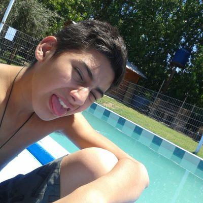 prefiero tomar y fumar .. antes que amar y llorar