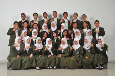 Senior High School Of Chemical Analyst Makassar 
INDRA | ILHAM|

Life…Live It! Love It!