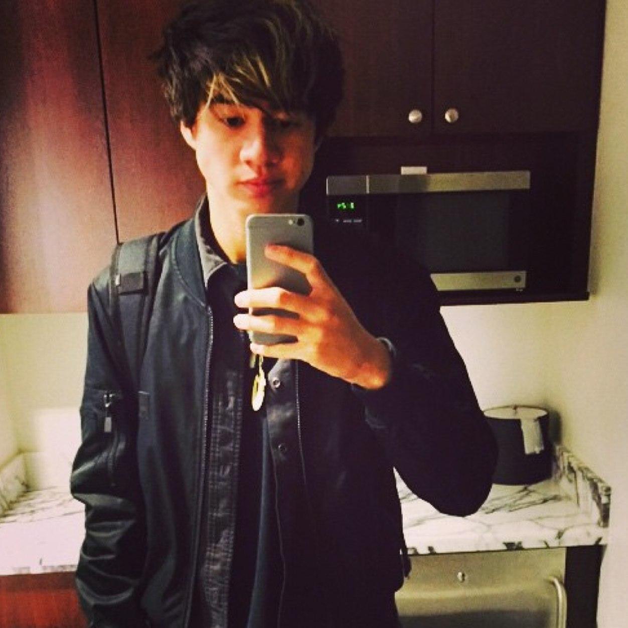 Hey Im Amayh,writer. 5 seconds of summer enthusiast. 
YOUTUBER: http://t.co/mx6jLKJ4C7