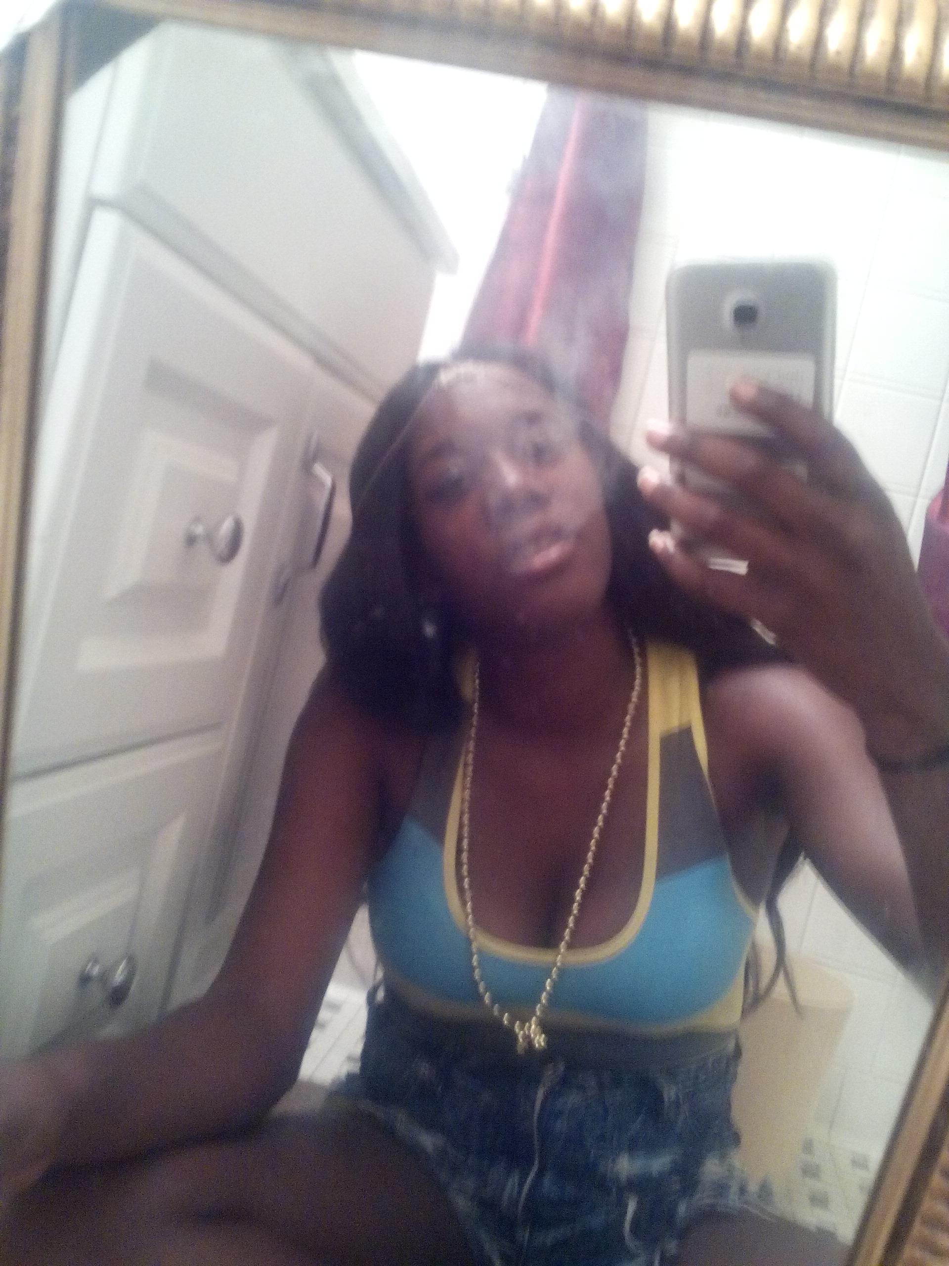 GOD1stFAMILY2$3rd.IM YOUNG*BUT I GET MY GROWN WOMEN ON.*GO THRU ALOT OF SHYT.DIS LIL YOUNGn STRONG.