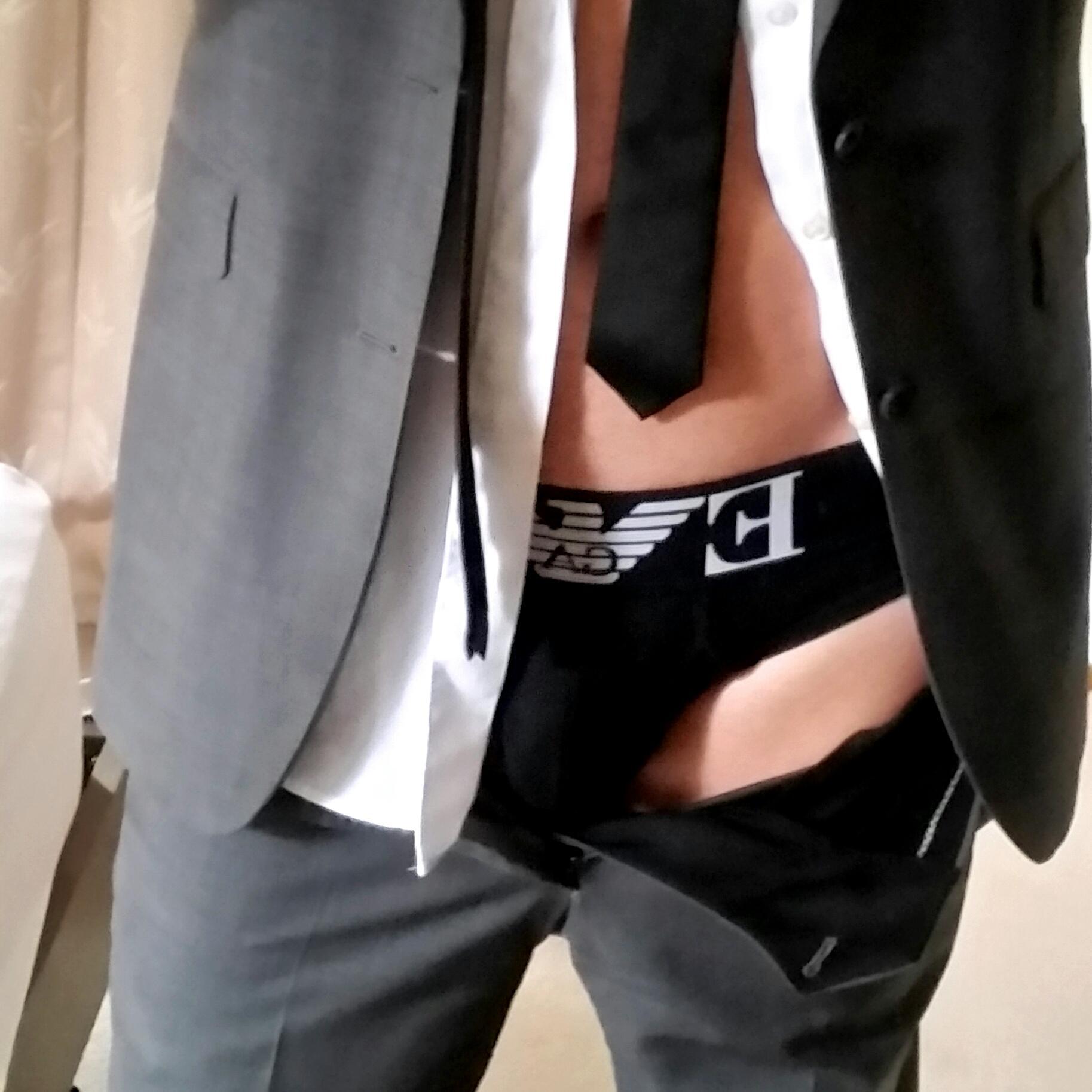 Young professional addicted to underwear, let's share together ;)